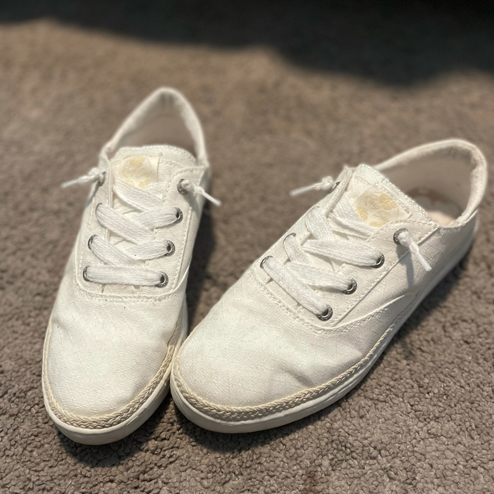 Roxy sneakers